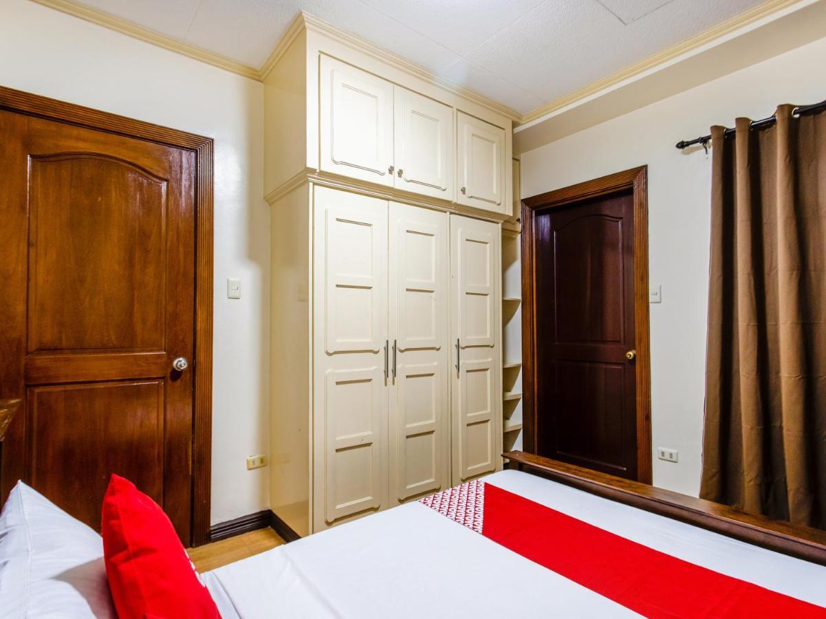 Отель Oyo 831 Casa Maria Манила Экстерьер фото